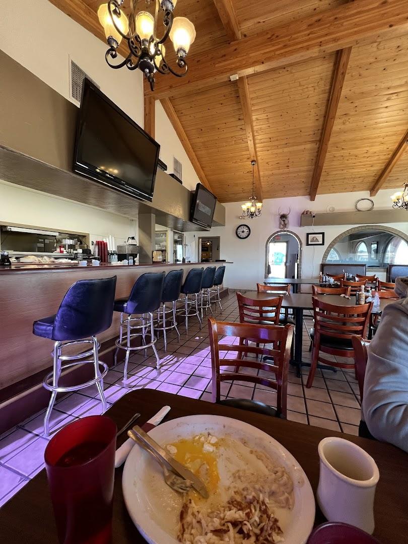 Muddy River Bar & Grill