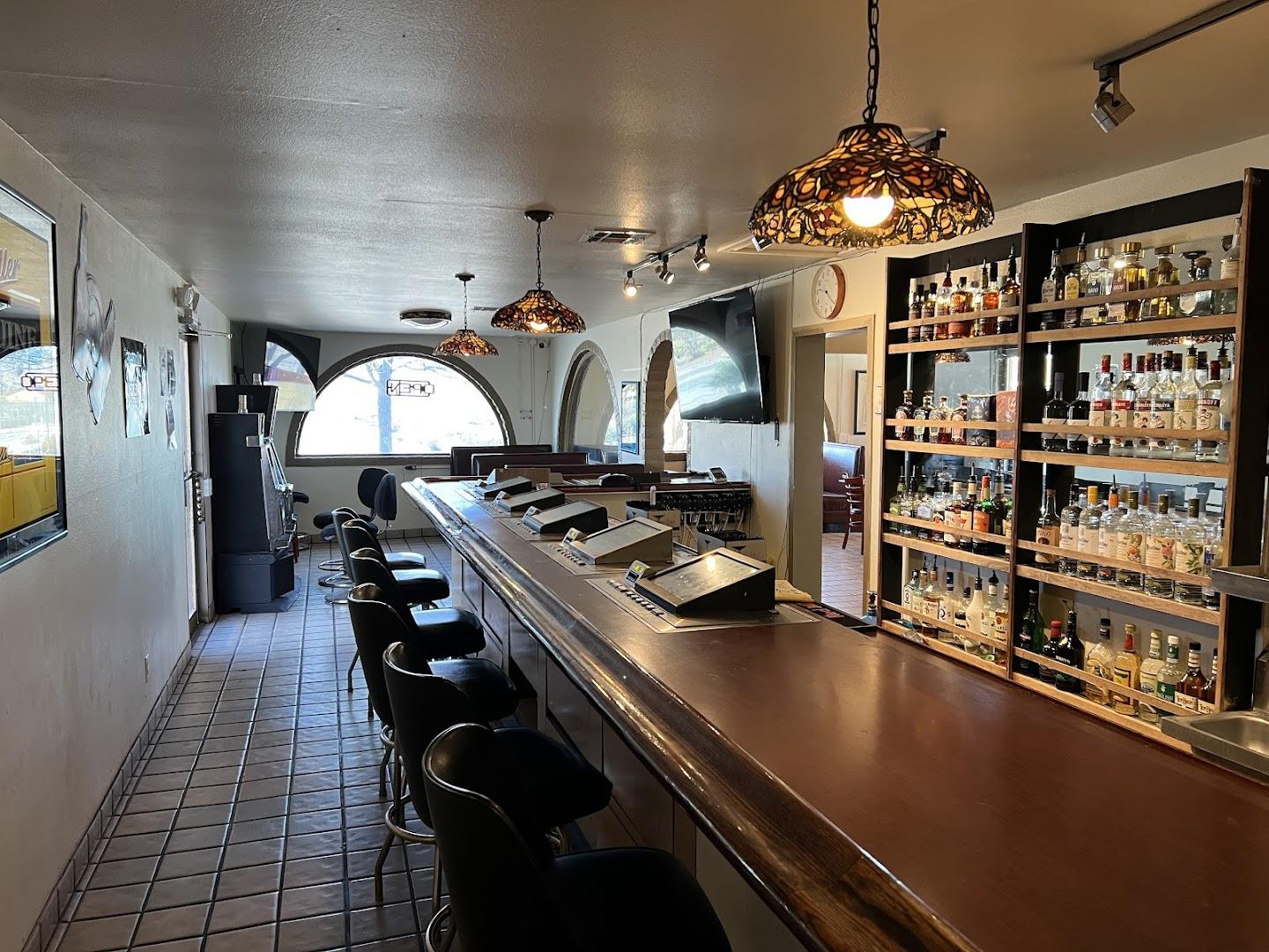 Muddy River Bar & Grill