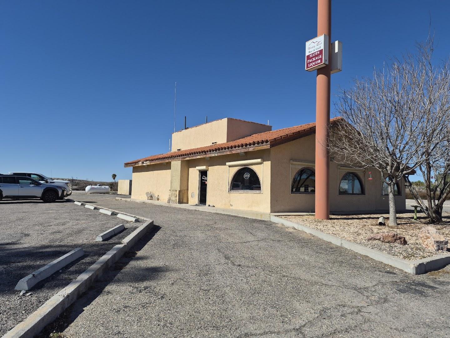 Muddy River Bar & Grill